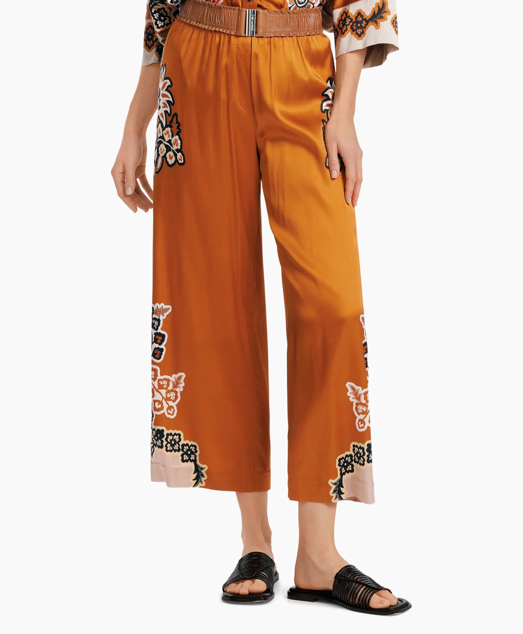 Marccain Collectie Broek Wc 81.54 W66 Oranje